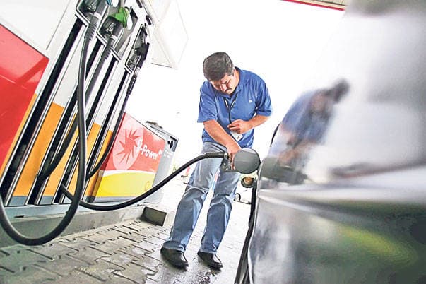 România: O nouă taxă pe carburanți, în pregătire la Guvern