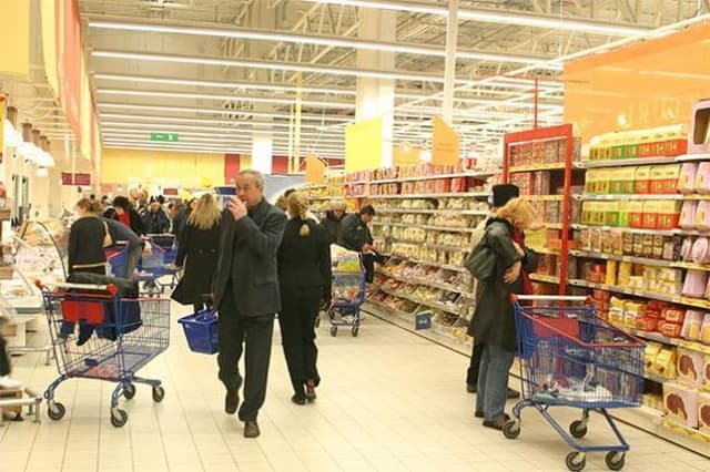 Indicele preţurilor de consum în februarie curent constituie 102,4%