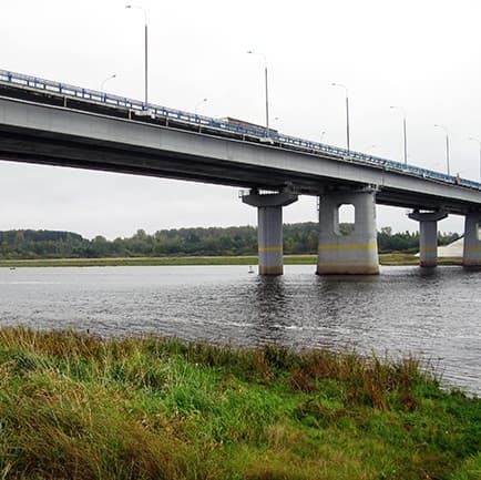 Podul Unguri-Bronniţa: intensificarea circulaţiei