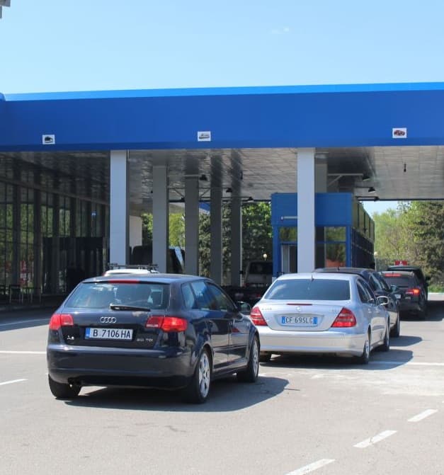 Затраты на вывоз автомобилей с таможенной территории понесут нарушители срока пребывания