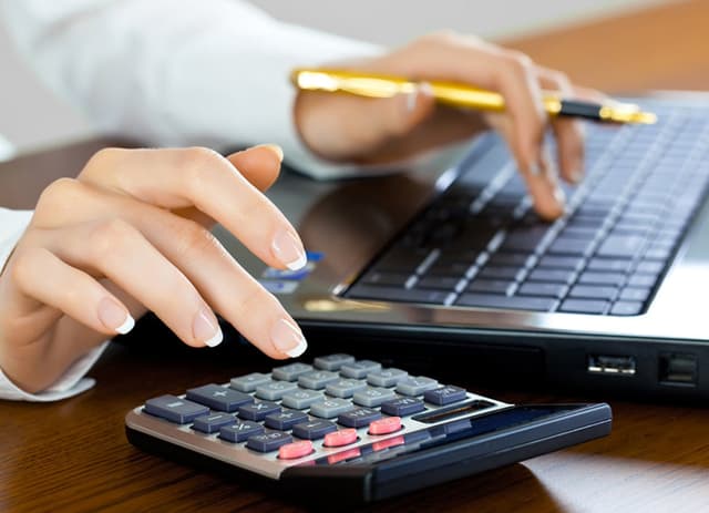 Ministerul Muncii vrea să taie din salariile directorilor instituţiilor publice