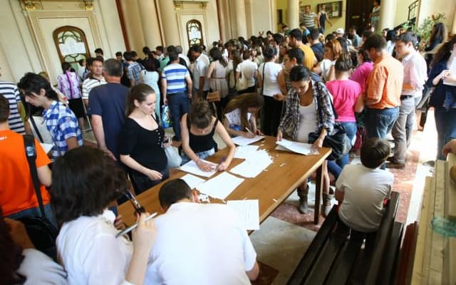 В вузах остаются невостребованными сотни бюджетных и контрактных мест