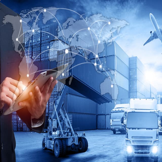 Transportul rutier rămâne lider la prestarea serviciilor