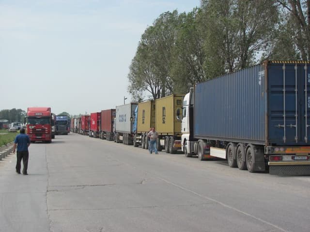 Transportatorii marfari din RM, scutiți de taxa de tranzit în România