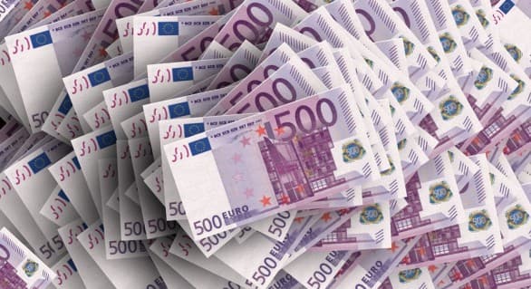 Euro se apreciază discret datorită cifrelor economice bune