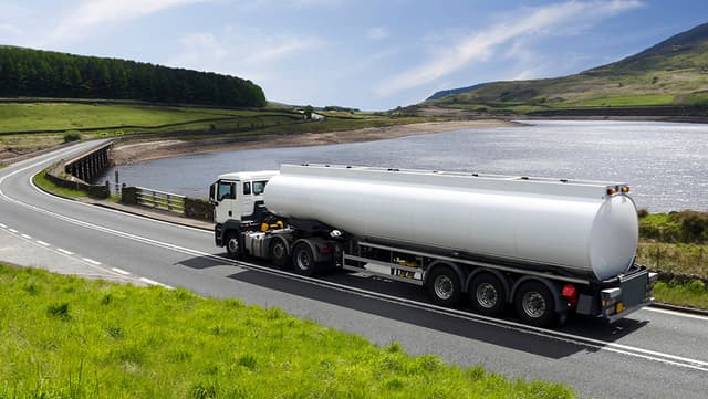 Noi posibilităţi de introducere a produselor petroliere prin frontiera de est a Moldovei