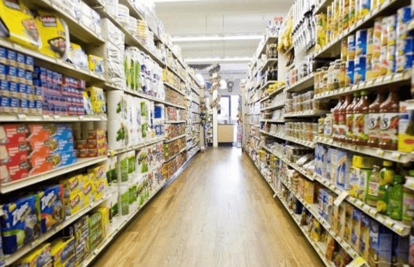 După Franța, un nou stat european a introdus legea care obligă supermarket-urile să doneze produsele nevândute