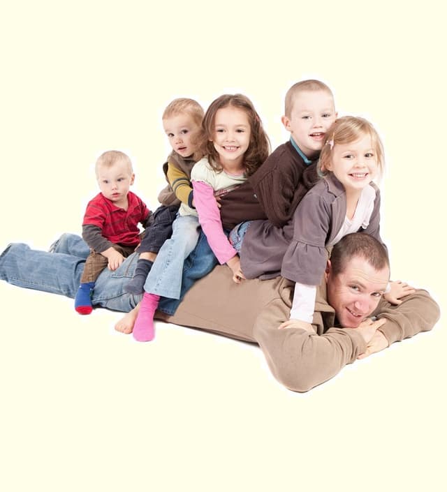 Многодетные отцы будут застрахованы в системе ОМС