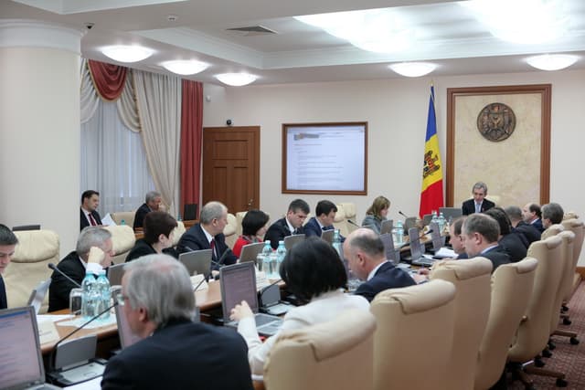 Guvernul a aprobat Planul de acţiuni pe anii 2014-2015 de aplicare a Strategiei naţionale anticorupţie (SNA)