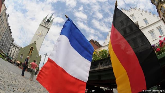 Франция обещает Германии сократить дыру в бюджете