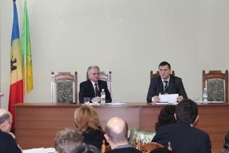 Начальник ГГНИ Ион Присэкару рекомендовал налоговикам уделять больше внимания связям со СМИ