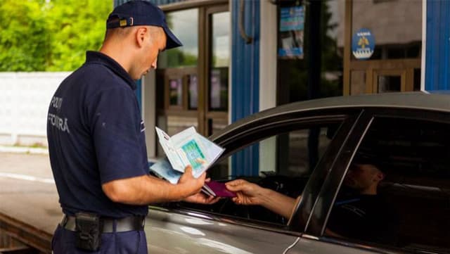 Persoanele fizice vor trebui în continuare să declare și să achite taxele pentru mărfurile de peste 300 de euro