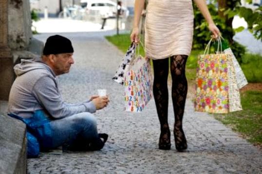 Măsurile de austeritate au crescut inegalităţile sociale, apreciază experţi ai FMI