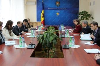 Valeriu Lazăr: „Obiectivul nostru este să oferim locuitorilor din sate condiţii de viaţă ce i-ar motiva să nu plece, adică, locuri de muncă cu salarii competitive, servicii moderne, utilităţi”