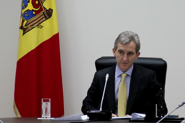 Un grup de lucru va crea mecanismul legal pentru transportul internațional de colete