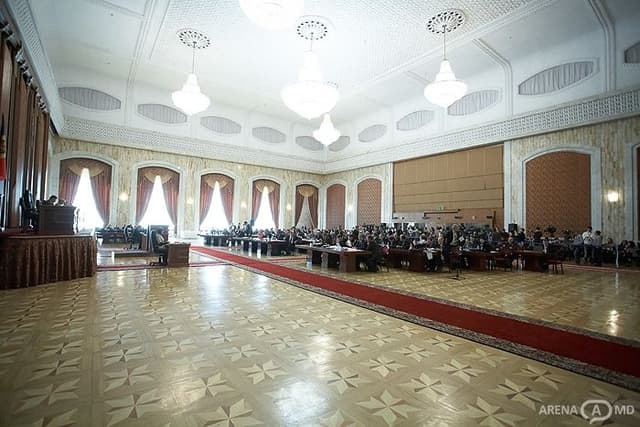 Principalele amendamente de ordin fiscal şi vamal ce ţin de reviziurea politicii bugetar-fiscale şi vamale pe anul 2014