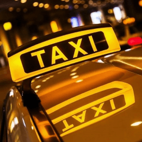 Transportul rutier de persoane în regim de taxi: scutirile personale în cazul schimbării categoriei de salariat