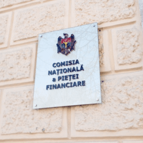 Protecția consumatorilor de servicii financiare, în atribuția CNPF