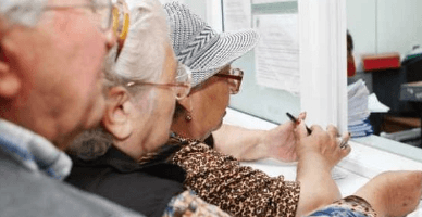 Pensionarii care continuă să activeze în câmpul muncii ar putea fi exceptați de la plata contribuțiilor obligatorii