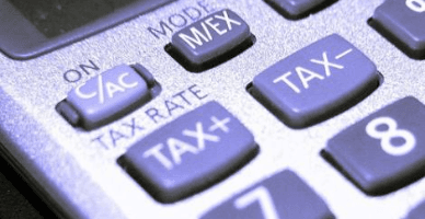 Cum se va calcula taxa pentru amenajarea teritoriului în cazul în care, pe parcursul trimestrului, se modifică localitatea amplasării subdiviziunii?