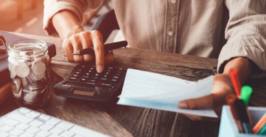 Существуют ли ограничения на снятие наличных денежных средств с банковских счетов?