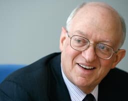 Martin Feldstein