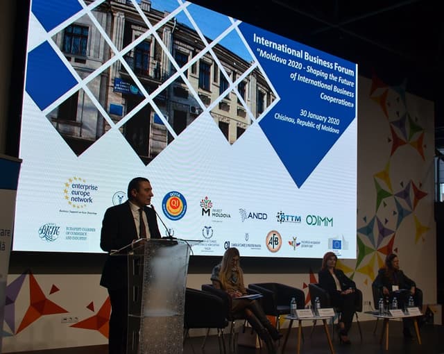 Peste 250 de agenți economici din 15 state participă la Forumul Internațional de Afaceri ”Moldova 2020 – formarea viitoarei cooperări internaționale de afaceri