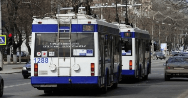 Chișinăuienii care au pensii de până la 2000 de lei vor primi compensații pentru călătoriile în transportul public