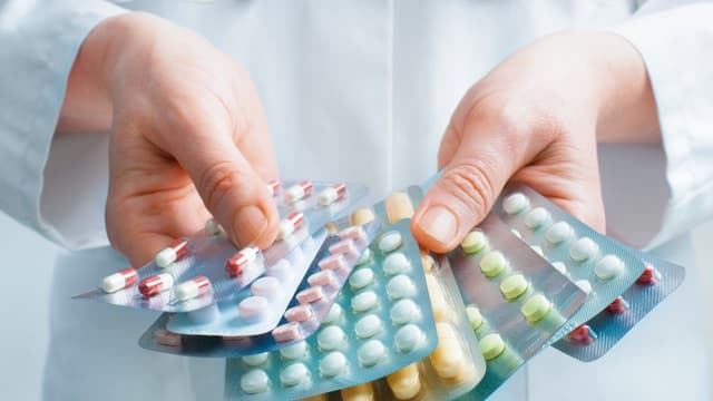 În atenţia deţinătorilor de certificate de înregistrare a medicamentelor