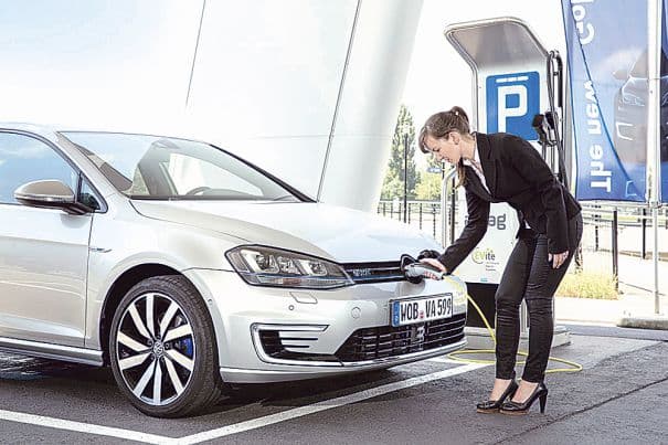 La Chişinău a apărut prima stație pentru alimentarea mașinilor cu motor electric