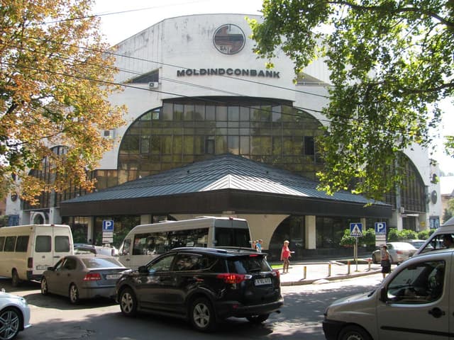 Крупный пакет акций Moldindconbank-а может быть продан стратегическому инвестору с хорошей репутацией