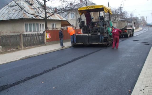 80 de milioane de dolari pentru reparația unor drumuri locale