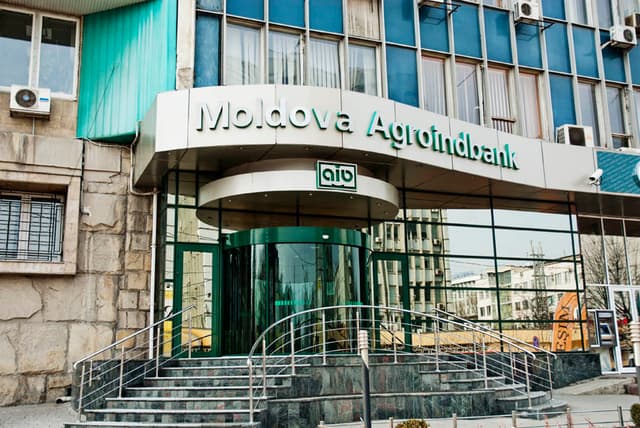 Moldova Agroindbank выставляет на продажу два пакета акций в размере 40%