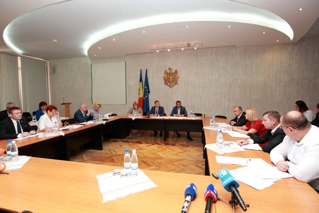 În sesiunea de toamnă eforturile deputaților se vor concentra pe evaluarea implementării legilor
