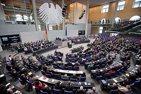 Tinerii moldoveni îşi pot depune dosarele pentru bursele oferite de Bundestagul german