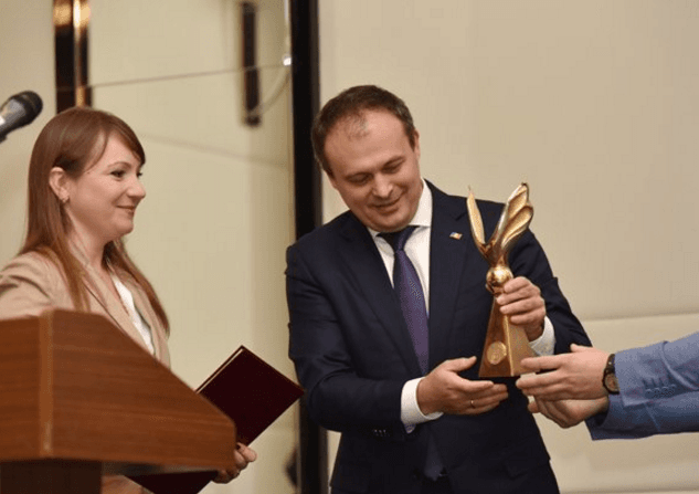 Au fost decernate Premiile Naţionale pentru Tineret 2016